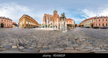 360 Grad Panorama Ansicht von WROCLAW, Polen - September 2018: Vollständige nahtlose Sphärisches Panorama 360 Grad Kreis Ostrow Tumski mit Türme der gotischen Kathedrale 360 Panorama