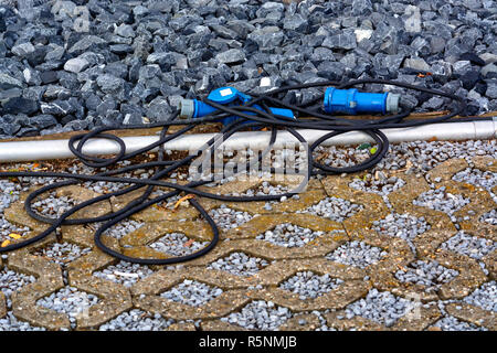 Zwei schwere aktuelle CEE-Stecker Stockfoto