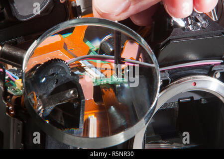 SLR-Kamera reparieren Stockfoto