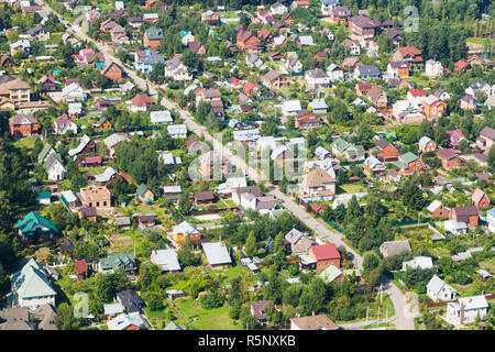 Oben Ansicht der ländlichen Häuser in der Region Moskau Stockfoto