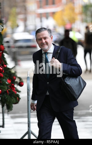 London, UK, 2. Dezember 2018. Barry Gardiner MP wurde in den BBC Studios für die Andrew Marr Show gesehen Stockfoto