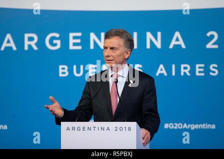 (181202) - BUENOS AIRES, Dez. 2, 2018 (Xinhua) - Argentinische Präsident Mauricio Macri Adressen der Pressekonferenz im Rahmen der 13. Gipfel der Gruppe der 20 (G20) in Buenos Aires, Argentinien, am Dez. 1, 2018. Die 13 G20-Gipfel geschlossen hier am Samstag, mit Mitgliedern der Billigung des multilateralen Handelssystems, und fordert Reformen der Welthandelsorganisation (WTO), der globale Handel Aufsichtsgremium. (Xinhua / Li Ming) (hxy) Stockfoto