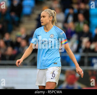 Akademie Stadion, Manchester, UK. 2. Dez, 2018. Frauen Super League Fußball, Manchester City v Arsenal; Steph Houghton von Manchester City Uhren spielen Credit: Aktion plus Sport/Alamy leben Nachrichten Stockfoto