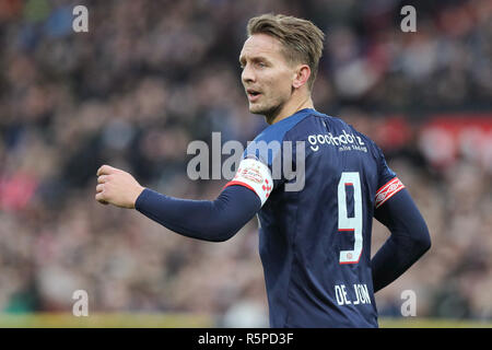 ROTTERDAM, Stadion De Kuip, 02-12-2018 Fußball, niederländischen Eredivisie, Saison 2018-2019, PSV-player Luuk de Jong niedergeschlagen während des Spiels Feyenoord - PSV. Stockfoto