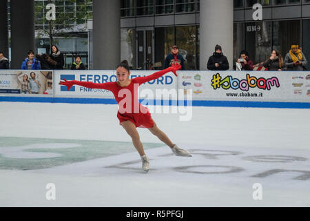 Foto LaPresse - Matteo Ecke 02/12/2018 Milano, Italia Cronaca pista di pattinaggio Inaugurazione ed esibizione atlete della Nazionale in Piazza Citt&#xe0; di Lombardia Stockfoto