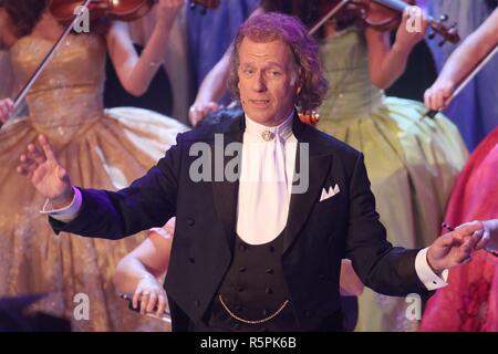 Suhl, Deutschland. 1. Dez 2018. Die Adventszeit Festival der 100000 Scheinwerfer am 01.12.2018 vom Kongresszentrum Suhl mit André Rieu | Verwendung der weltweiten Kredit: dpa Picture alliance/Alamy Leben Nachrichten Quelle: dpa/Alamy leben Nachrichten Stockfoto