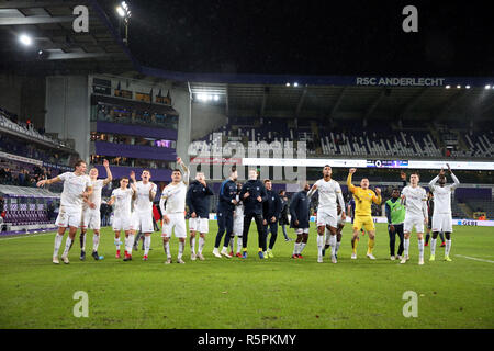 Brüssel, Belgien - 02 Dezember: Genk Spieler feiern nach dem Gewinn der Jupiler Pro League Spieltag 17 zwischen RSC Anderlecht und KRC Genk am 02. Dezember 2018 in Brüssel, Belgien. (Foto von Vincent Van Doornick/Isosport) Stockfoto