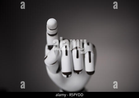 Roboterhand transparenten Bildschirm berühren Stockfoto