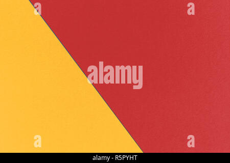 Abstrakte geometrische Weihnachten Hintergrund mit Firebrick und Orange-Yellow Farben, aquarell papier Textur Stockfoto