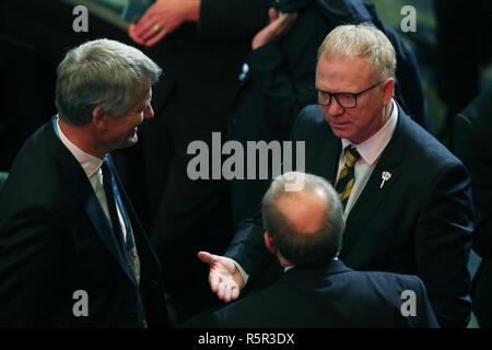 Schottland Manager Alex McLeish (rechts) nach der Euro European Qualifier 2020 zeichnen im Convention Centre, Dublin. Stockfoto