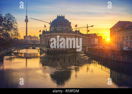 Museum Insel auf der Spree bei Sonnenaufgang, Berlin Stockfoto