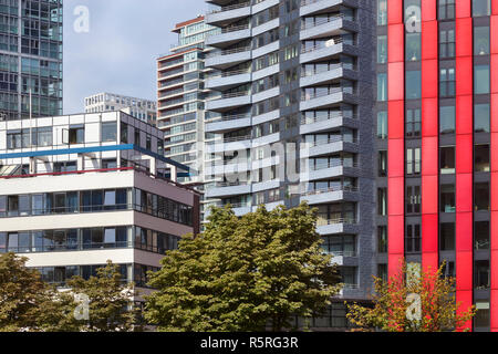 Büros und Wohnungen im Zentrum von Rotterdam. Stockfoto