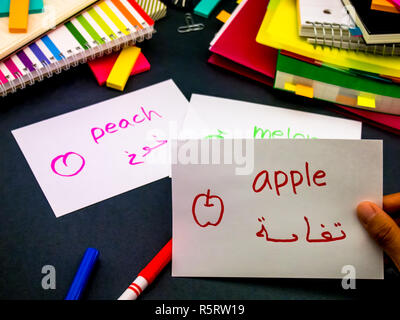 Lernen neue Sprache, Original Flash Cards Arabisch Stockfoto