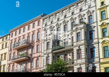 Renoviertes altes Gebäude im Prenzlauer Berg in Berlin. Stockfoto