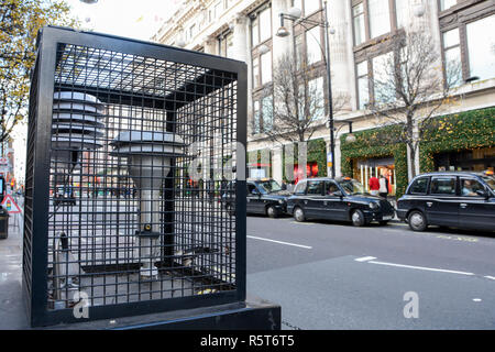 Luftverschmutzung überwachen auf der Oxford Street, London, UK Stockfoto