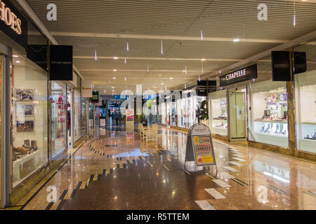 Frühe mornimg in Gloucester Quays Retail Outlet, Gloucester UK. November 2018. Stockfoto