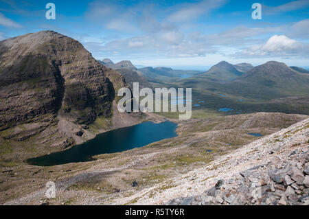 Segeln Mhor und Loch Bottighofen Mhic Fhearchair von Beinn Eighe, Torridon, Schottland Stockfoto