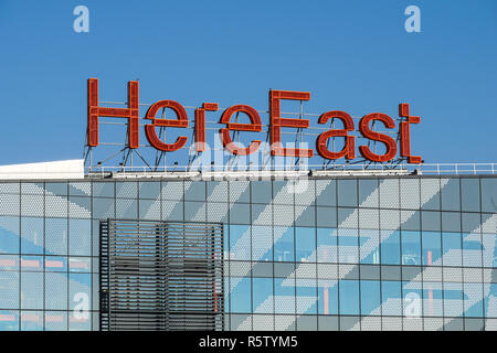 Hier Osten Bürokomplex an der Queen Elizabeth Olympic Park in London England United Kingdom UK Stockfoto