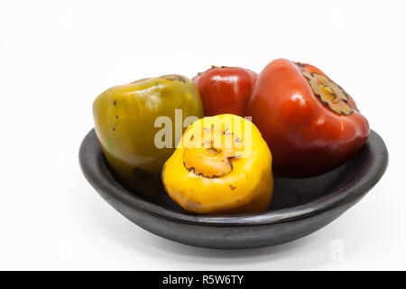 (Chontaduro Bactris gasipaes) auf weißem Hintergrund Stockfoto