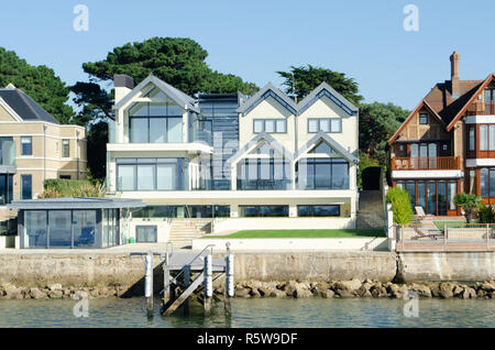 Poole Dorset Großbritannien - 20 Oktober 2018: Luxus neues Haus auf Sandbänken Poole Stockfoto