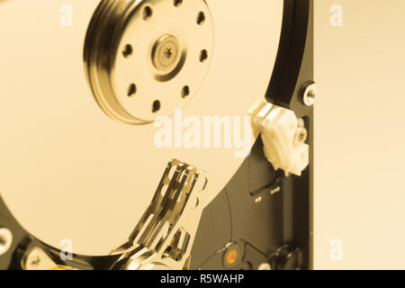 Hdd. Öffnen Sie die Festplatte. Das Konzept der Datenspeicherung Stockfoto