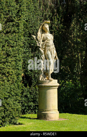 Statue an Dyffryn Gardens, St Nicholas, Tal von Glamorgan, South Wales, Großbritannien Stockfoto