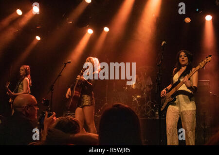 Tara McLeod, Katie Rox, Krista Wodelet und Brandi Sidoryk des schönen Pferd Band gesehen, die in der Commodore Ballroom in Vancouver. 2018 Canadian Country Music Association Wurzeln Künstler/Gruppe des Jahres, 2018 Gruppe des Jahres Home zu den Commodore Ballroom in Vancouver zurückgekommen für ihre letzte Show ihrer Kanada weltweit Tour mit schönen Pferd steigende Gruppe und Songwriter 2018 des Jahres Aaron Goodvin. Stockfoto