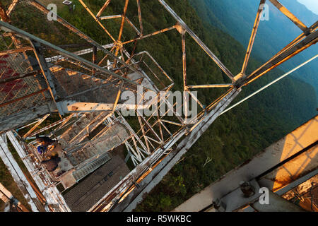 Hoch auf einem Feuer Wachtturm in den Smokey Mountains in Asheville, North Carolina Stockfoto