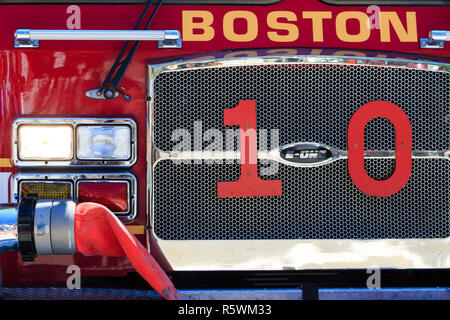 Das vordere Ende der ein rotes Feuerwehrauto in Boston, Massachusetts Stockfoto