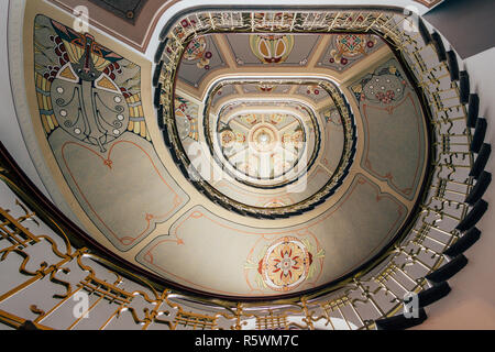 Die schöne Wendeltreppe im Jugendstil Museum in Riga, Lettland Stockfoto