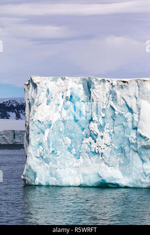 In der Nähe der Gletscher Gesicht an Negribreen, Ostküste von Spitzbergen, einer Insel in Svalbard, Norwegen Stockfoto