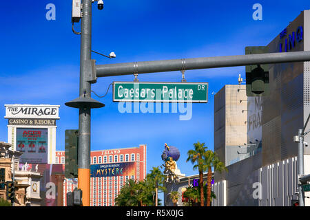 Caesars Palace Laufwerk overhead Straßenschild in Las Vegas, Nevada Stockfoto