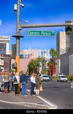 Caesars Palace Laufwerk overhead Straßenschild in Las Vegas, Nevada Stockfoto