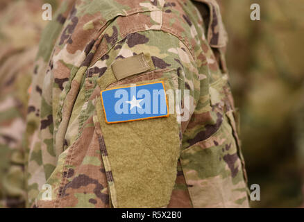 Somalia Flagge auf Soldaten arm (Collage). Stockfoto