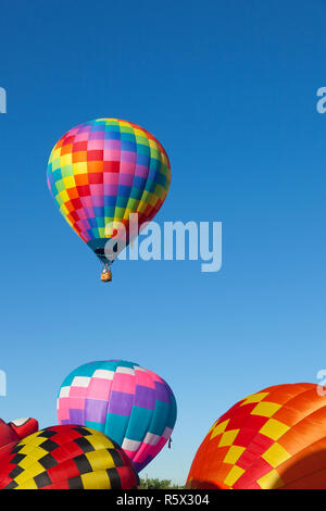 Heißluftballons heben ab Stockfoto