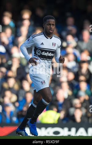London, Großbritannien. 02 Dez, 2018. Ryan Sessegnon von Fulham in der Premier League zwischen Chelsea und Fulham an der Stamford Bridge, London, England am 2. Dezember 2018. Foto von Andy Rowland. (Foto darf nur für Zeitung und/oder Zeitschrift redaktionelle Zwecke. www.football-dataco.com) Credit: Andrew Rowland/Alamy leben Nachrichten Stockfoto
