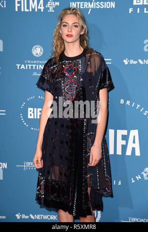 London, Großbritannien. 02 Dez, 2018. LONDON, GROSSBRITANNIEN. Dezember 02, 2018: Tamsin Eggerton bei der British Independent Film Awards 2018 Old Billingsgate, London. Bild: Steve Vas/Featureflash Credit: Paul Smith/Alamy leben Nachrichten Stockfoto