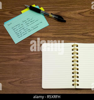 Spanisch lernen neue Sprache schreiben Wörter, die auf dem Notebook Stockfoto