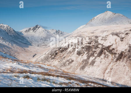 Gen Rosa und die umliegenden Berge im Winter, Isle of Arran, Schottland Stockfoto