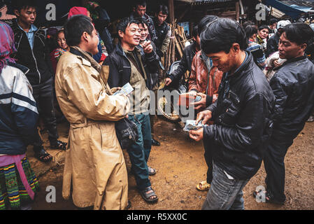 Szenen aus dem Can CAU Markt im Norden von Vietnam Stockfoto