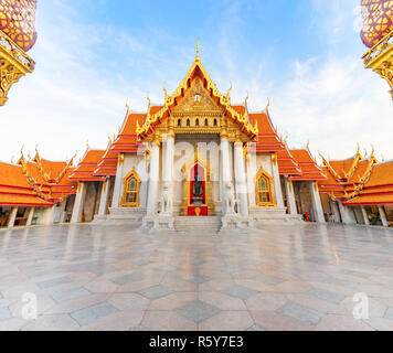 Panorama der Thailändischen Marmor Tempel (Wat Benchamabophit Dusitvanaram) in Bangkok, Thailand Stockfoto