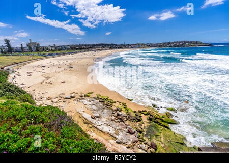 Bondi Beach an einem sonnigen Sommer in Sydney, Australien. Stockfoto