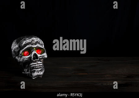 Halloween noch Hintergrund durch den Schädel. Stockfoto