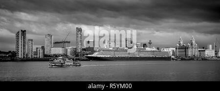 Queen Elizabeth Cunard Cruise Ship in Liverpool Stockfoto