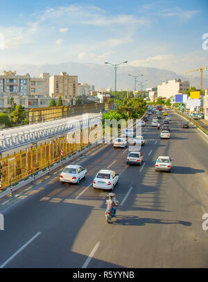 Teheran befahrenen Straße, Iran Stockfoto