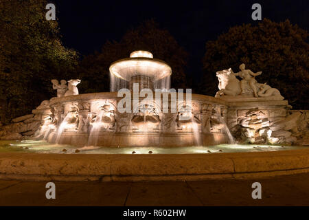 Der wittelsbacherbrunnen in München bei Nacht Stockfoto