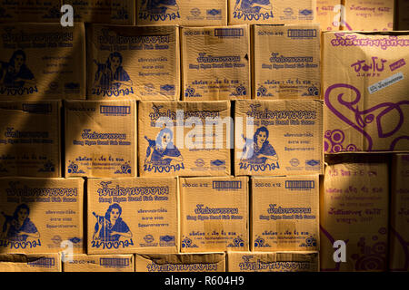 Eine schöne Grafik auf Kartons bei einer fischsauce Fabrik Fabrik. In Hat Yai, Thailand. Stockfoto