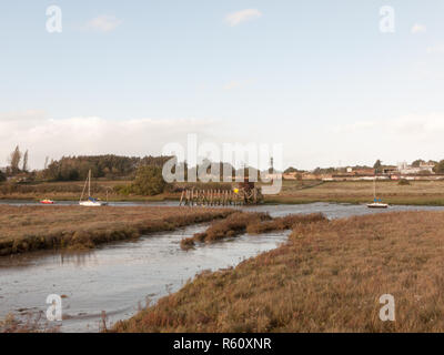 Weiches Licht Hafen Szene private Boote in der Mündung altes Meer Struktur geparkt Stockfoto