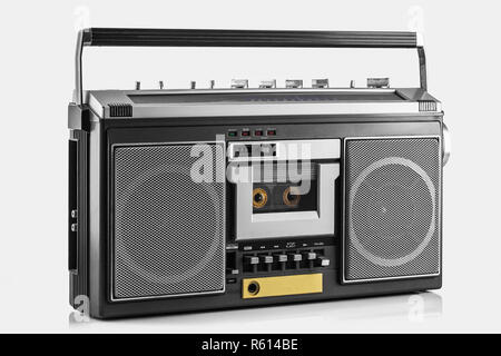 Retro Ghetto Blaster isoliert auf weißem Stockfoto