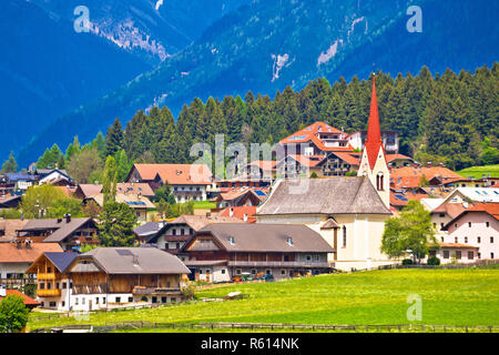 Niederrasen Dorf in Pusteral Valley View Stockfoto